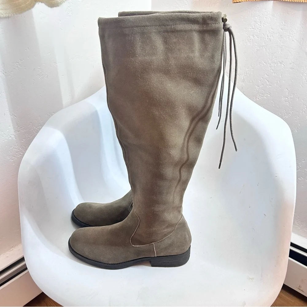 Adam Tucker by Mee Too Kody Acorn Suede Womens Knee High Boots Taupe Size 9.5